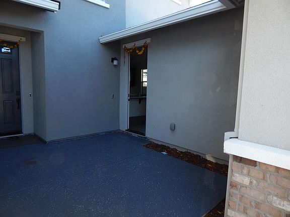 3rd image of 2108 Edgington Cir