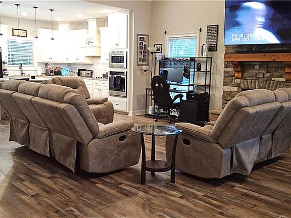 3rd image of 2444 Lee Road 330