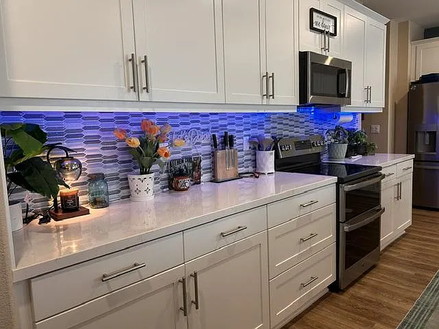 3 bed, 3.0 bath, 1800 sqft, $1,139 — Photo 4
