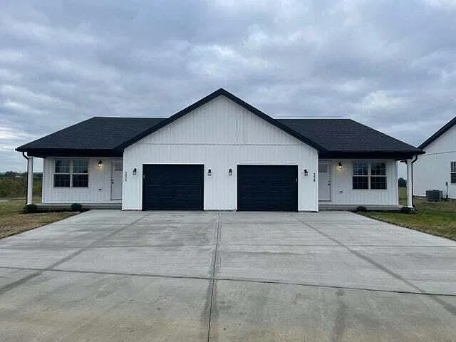 3 bed, 2.0 bath, 1248 sqft, $1,750 — Photo 1