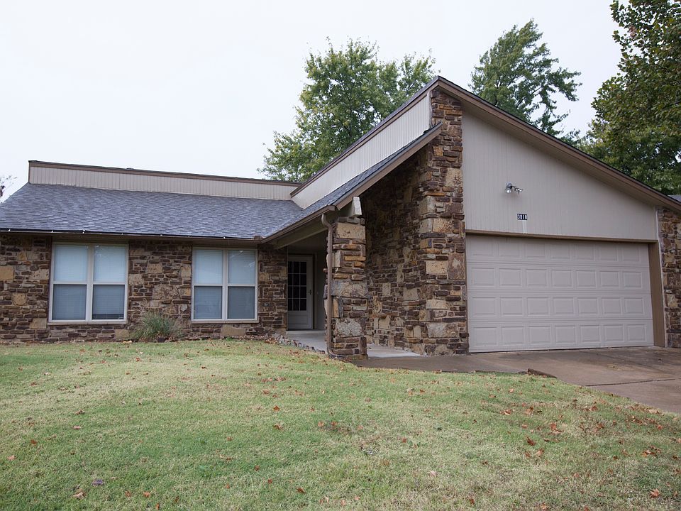 Nicely Updated 1-Level Charmer in Union Schools! Updates include HVAC, Roof, Windows, Paint, Flooring, Lighting, Fixtures and More!