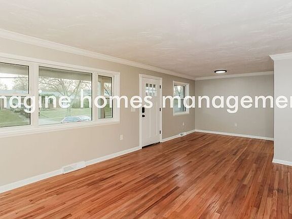 4th image of 11484 Geneva Rd