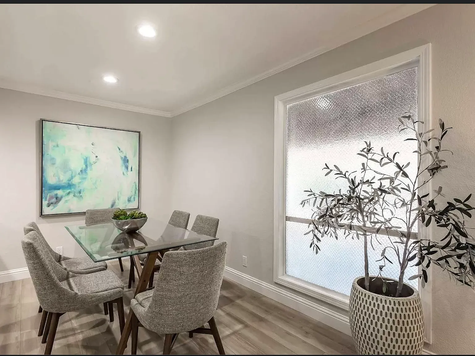 220 Red Oak Dr W — Photo 3