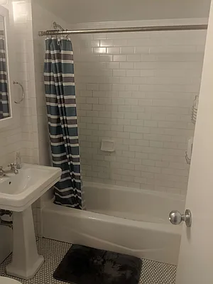 Rented by Loisaida Realty | media 4