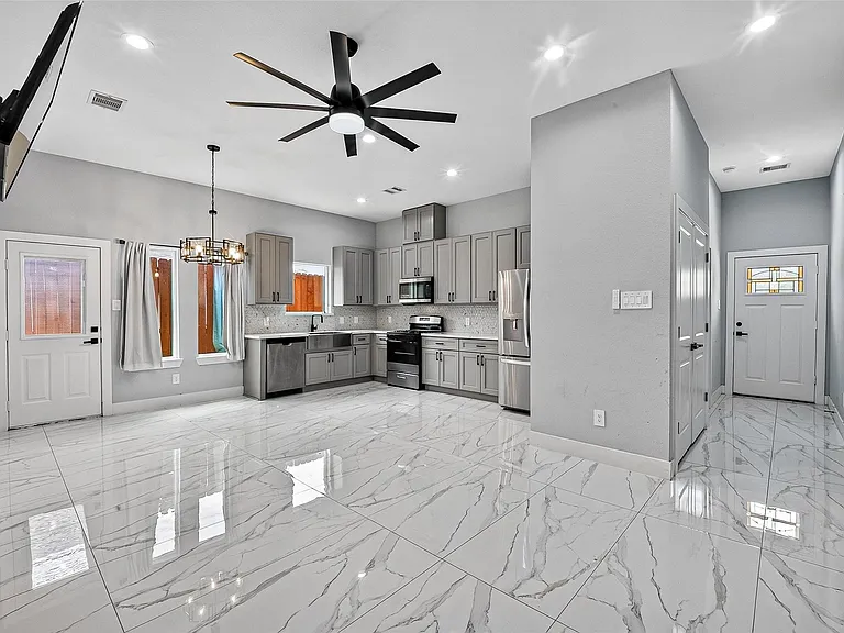 5027 Dickens Rd #A — Photo 11