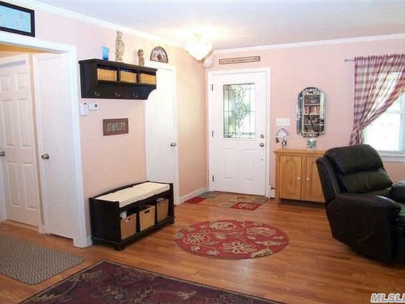 3rd image of 16 Linden Ln