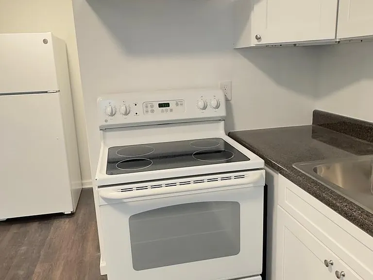 1818 Oakland Pointe — Photo 2