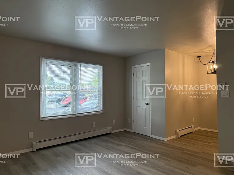 2120 Van Deuren St #C — Photo 3