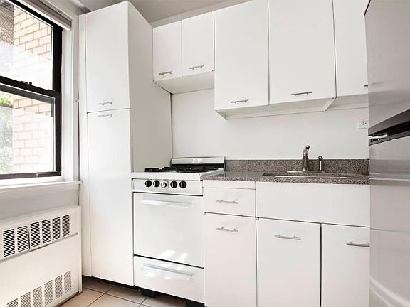 4th image of 310 W 56th St APT 2J