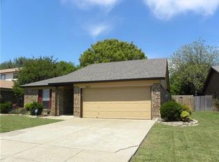 327 Iberis Dr, Arlington, TX 76018