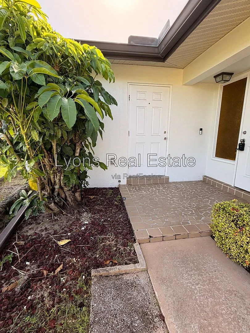 2 bed, 2.0 bath, 1471 sqft, $1,595 — Photo 3