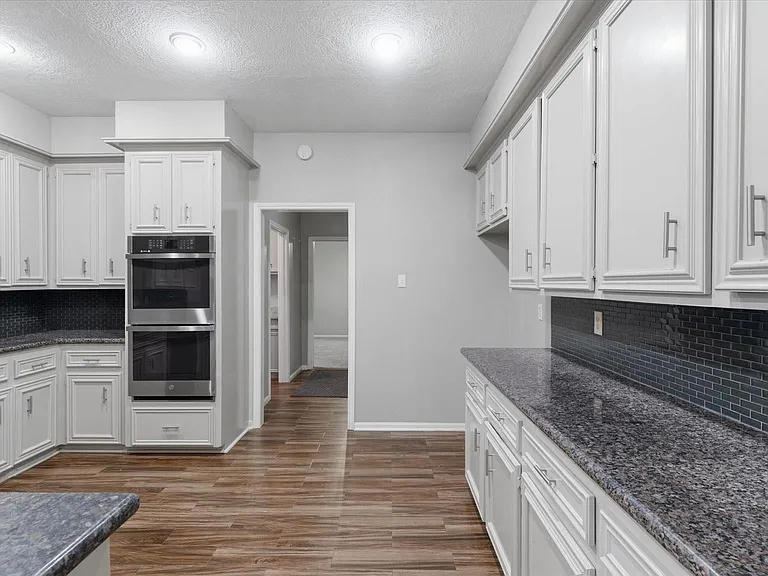 12015 Fawnview Dr — Photo 10