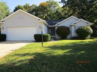 52022 Woodsedge Dr, Granger, IN 46530