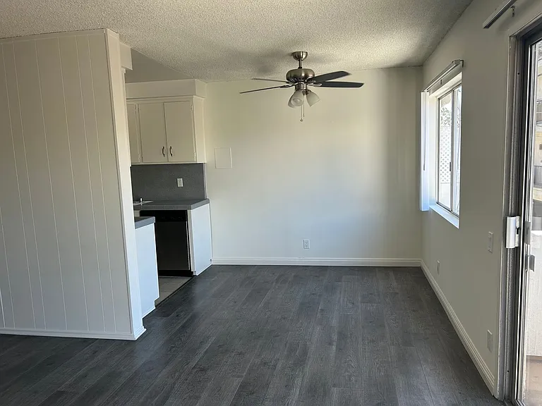 1333 S Bundy Dr — Photo 10