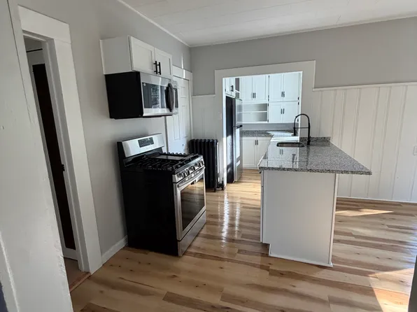 9 Franklin St #1, Fitchburg, MA 01420