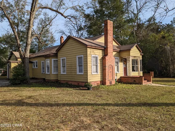 659 2nd St, Chipley, FL 32428