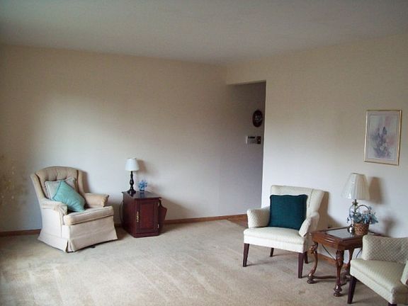 5th image of 197 Katy Ln