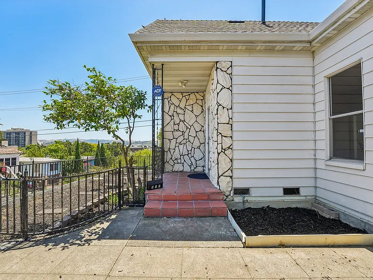 517 Branciforte St — Photo 49