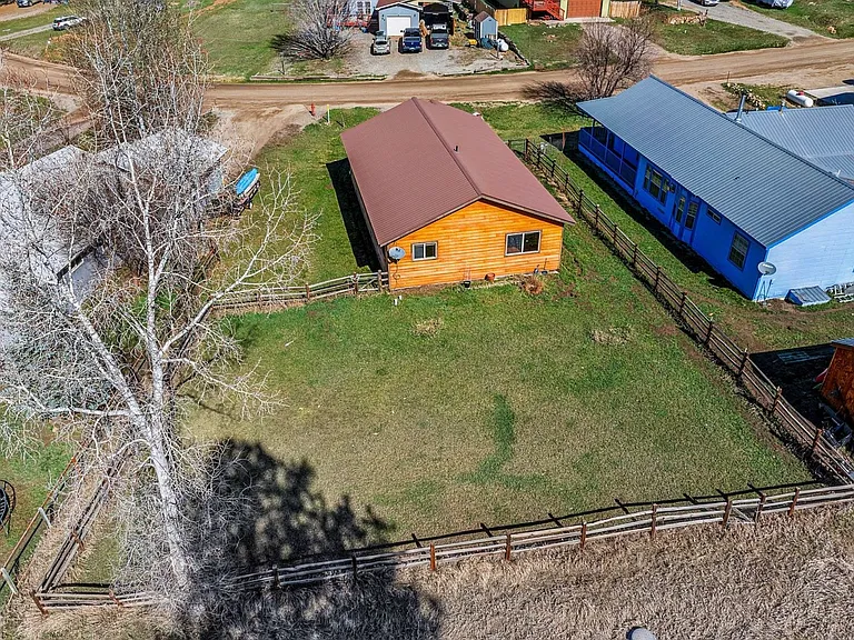 Meadowbrook Dr — Photo 18