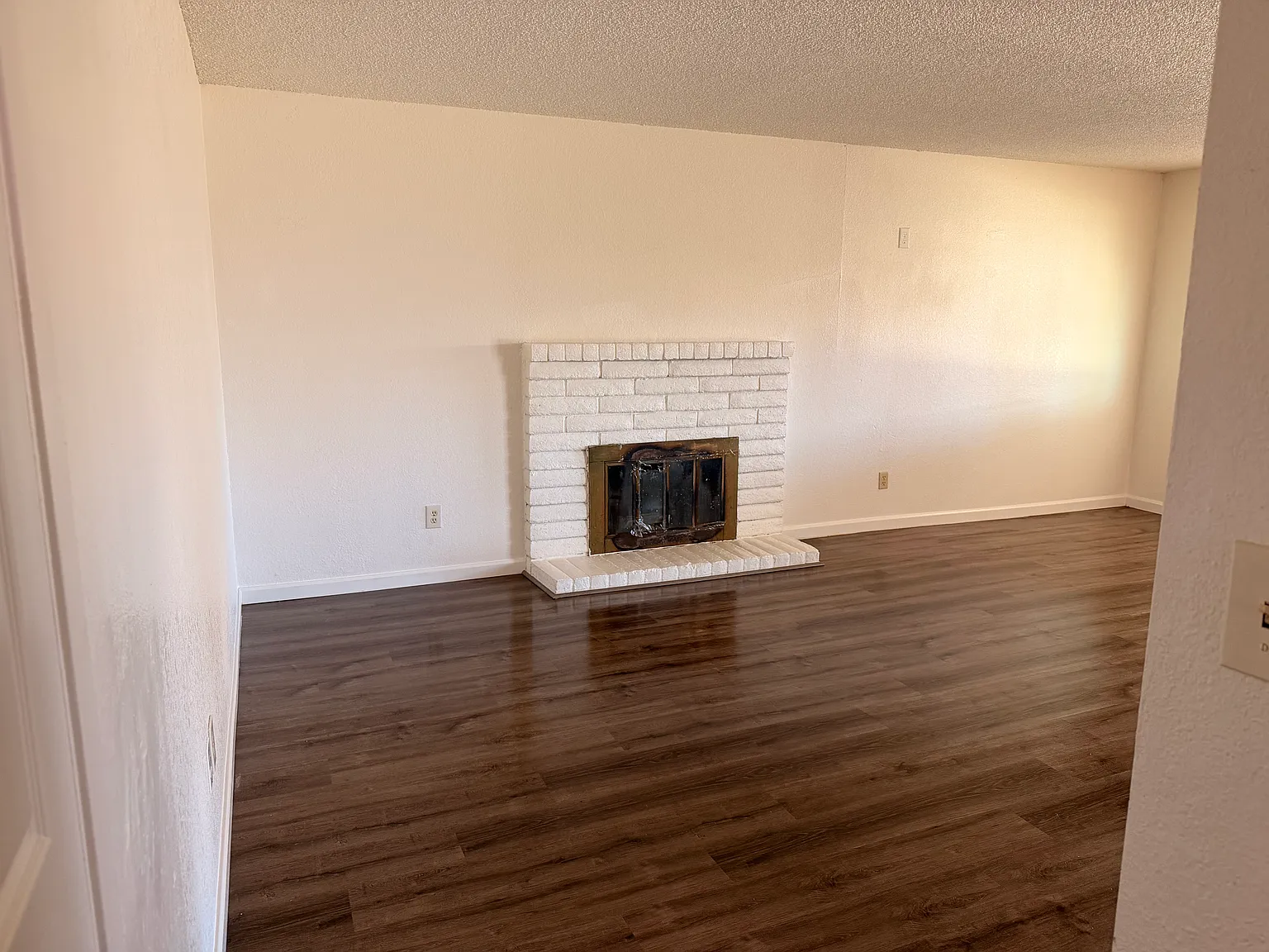 3 bed, $2,200 — Photo 2
