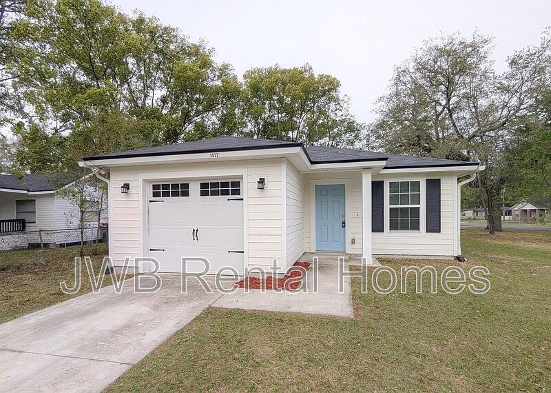 1st image of 2022 Saint Clair St