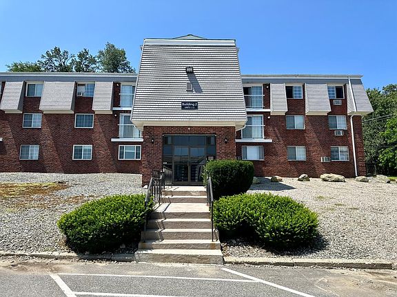 2nd image of 300 Smithfield Ave #B2-08