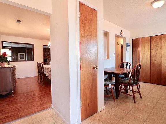 4th image of 3809 Los Arboles Ave NE