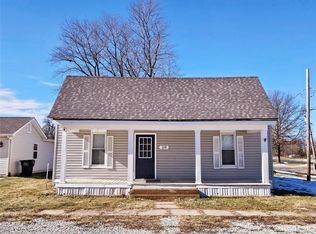 319 Cedar St, Hawk Point, MO 63349