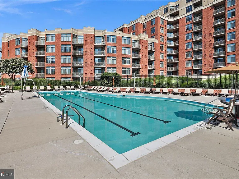 3650 S Glebe Rd #846 — Photo 33
