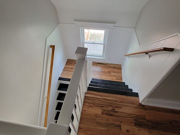 4th image of 16504 S Park Ave