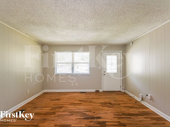 3rd image of 1240 N Ridgeview Dr