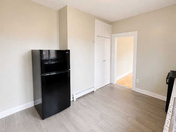 3rd image of 652 N 5th St #3L
