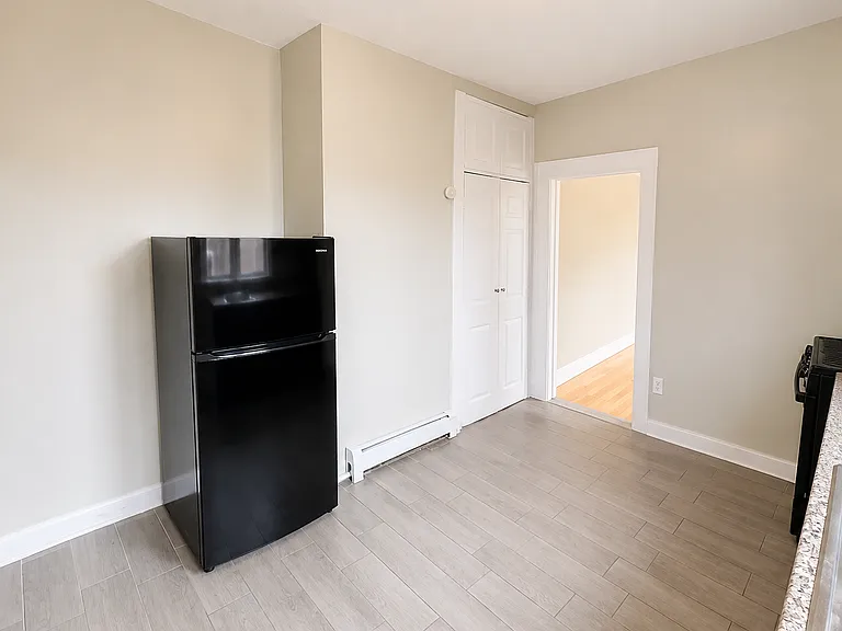 652 N 5th St #3L — Photo 3