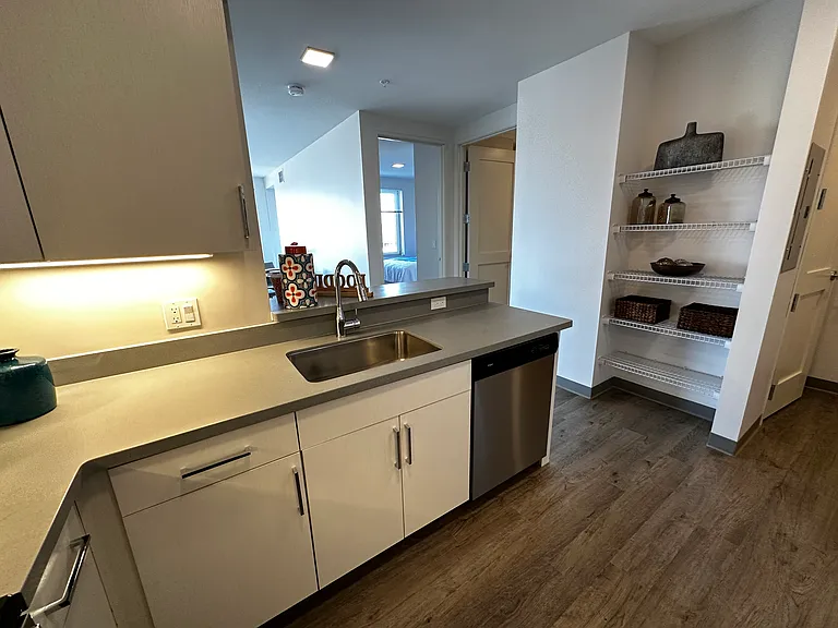 Red Oak at 409 Elm Street — Photo 61
