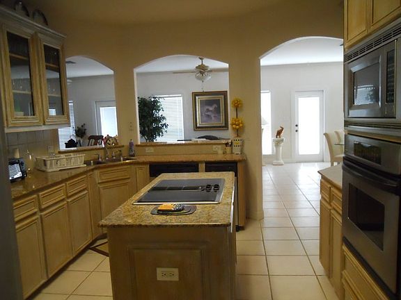 3rd image of 13549 Peseta Ct