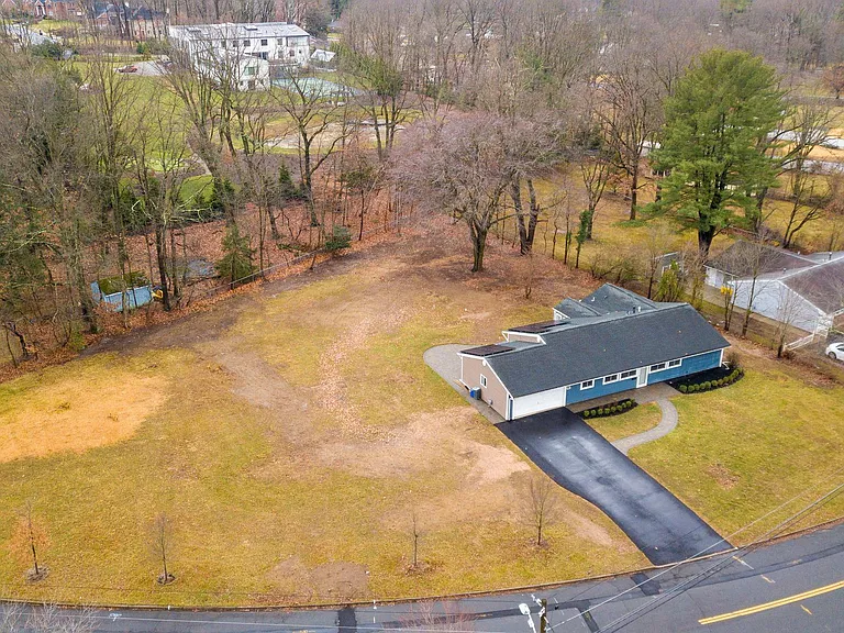 127 Kendall Rd — Photo 41