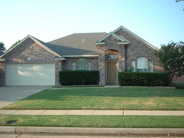 817 Snapdragon Ln — Photo 1