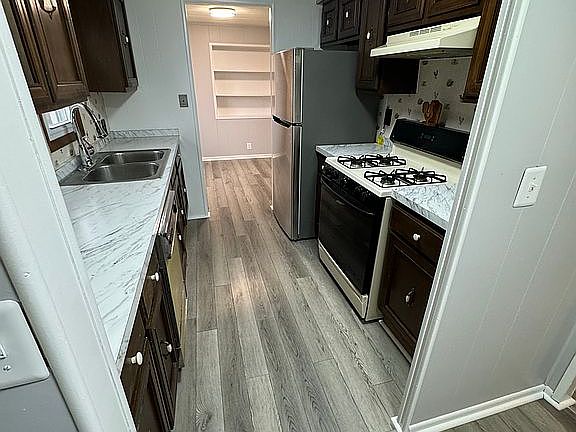 4th image of 141 Carefree Ln