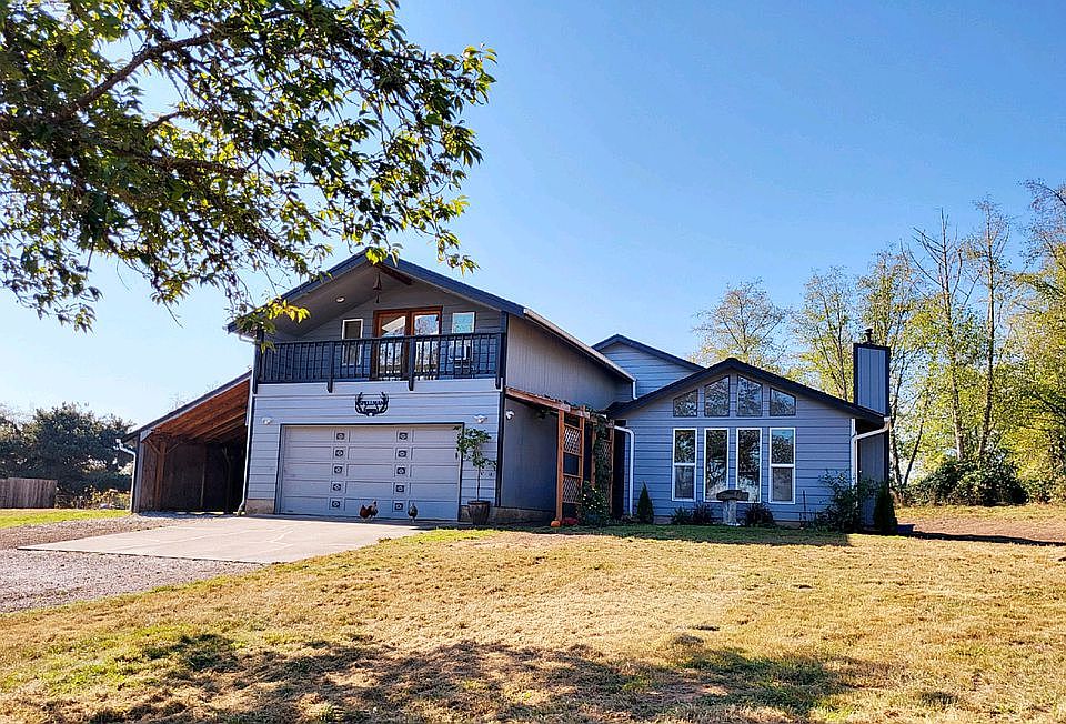 1st image of 75255 Valley Ln