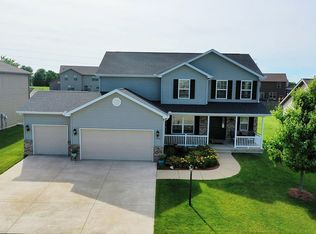 10723 N Honeycreek Ln, Dunlap, IL 61525