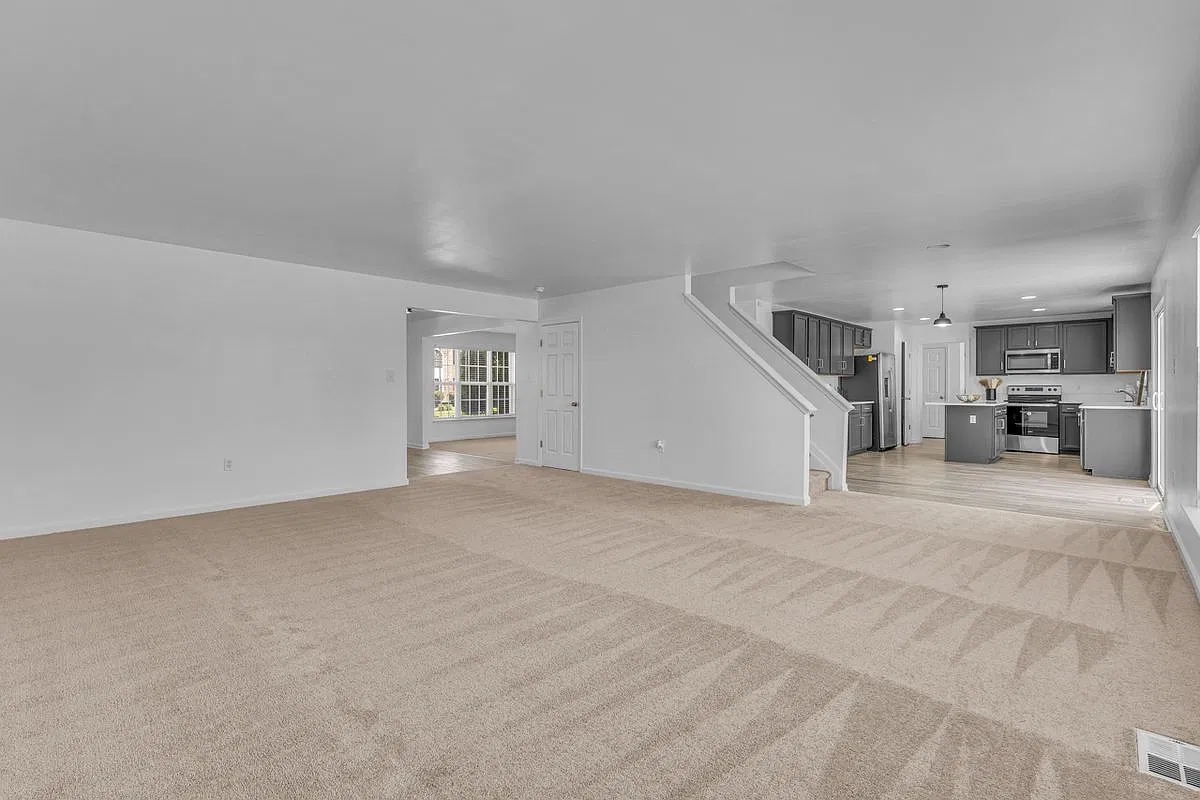 4 bed, 2.5 bath, 3164 sqft, $3,100 — Photo 3