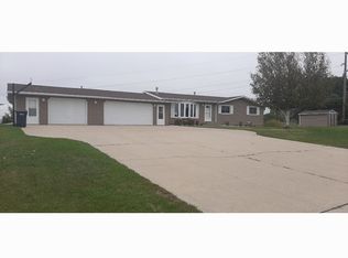 3908 Old Red Trl NW, Mandan, ND 58554