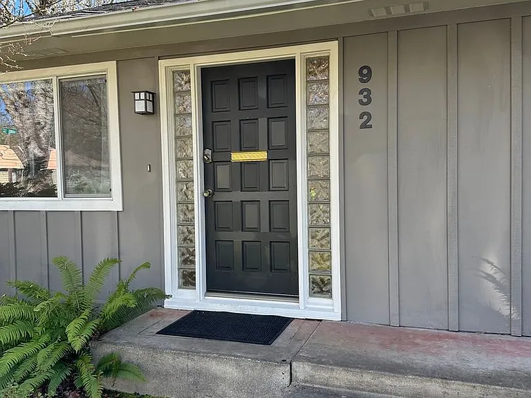 932 E 25th Ave — Photo 3