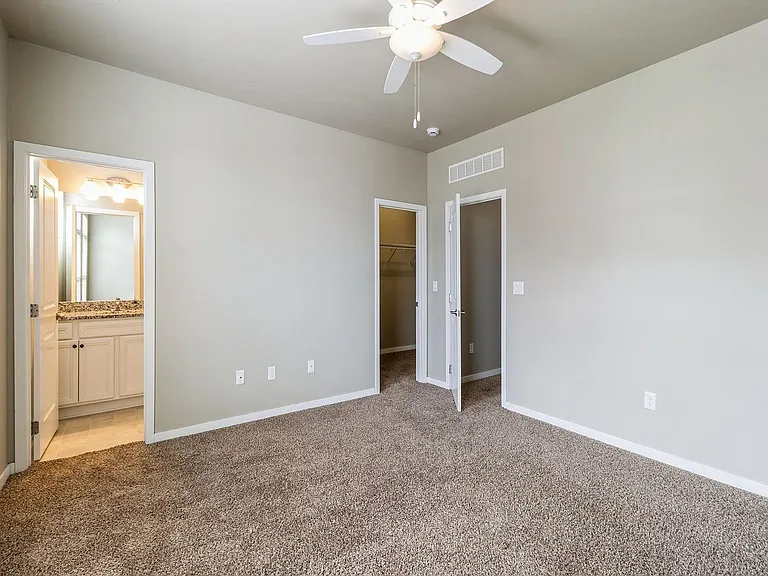 320 SW 6th St #106 — Photo 19