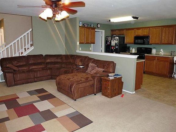 4th image of 1587 Country Crest Dr