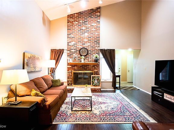 4th image of 5484 Wildwood Ct APT C