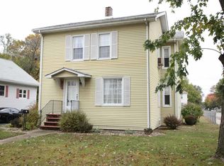 283 S 7th St, Wood River, IL 62095