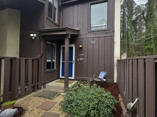 96 Cobblestone Crk, Peachtree City, GA 30269