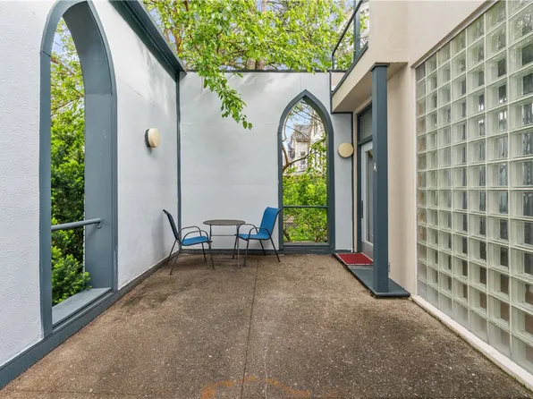 675 College St #A, Pittsburgh, PA 15232