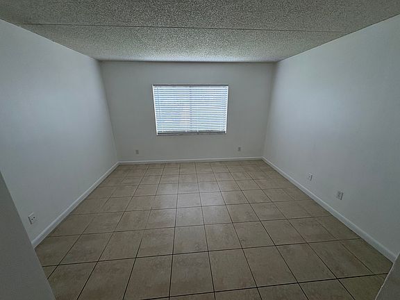 4th image of 5911 Washington St APT 102